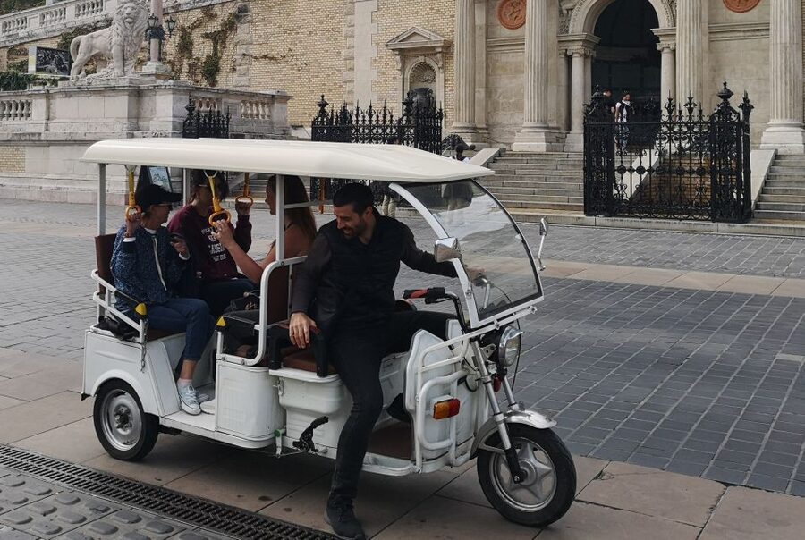 Budapest: Sightseeing Tour by Electric Tuktuk - Starting at Oktogon and reaching Heroes’ Square