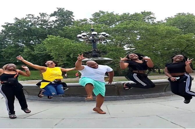 Central Park Tour Bike and Pedicab - Photo stops with Mady, Mattie, Mary, and Michael Jackson