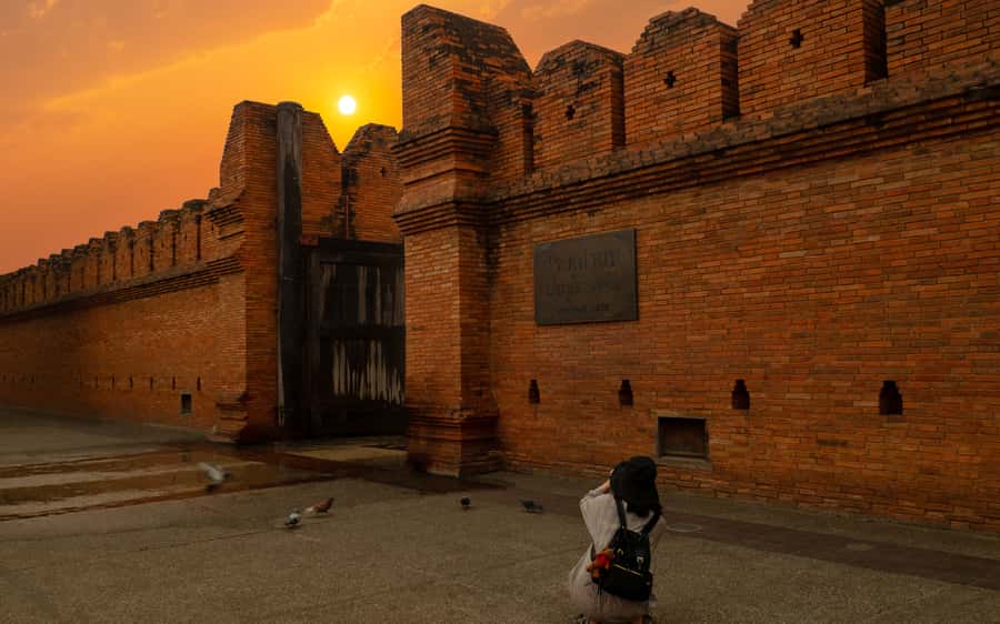 Chiang Mai: Half-Day Private City Tour by Tuk Tuk - Wat Chedi Luang and the Three Kings Monument