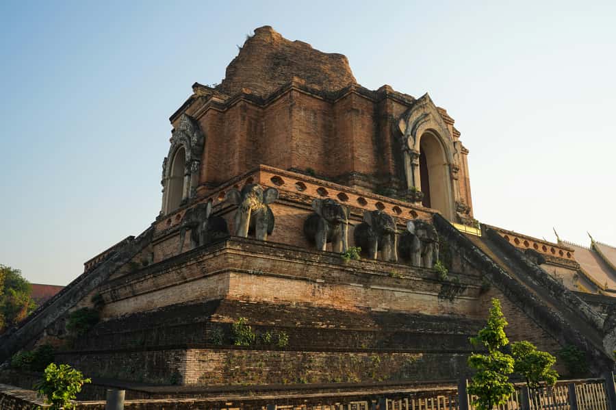 Chiang Mai Light: Tuk Tuk Night Tour with Temples & Markets - Why Chiang Mai works so well after sunset