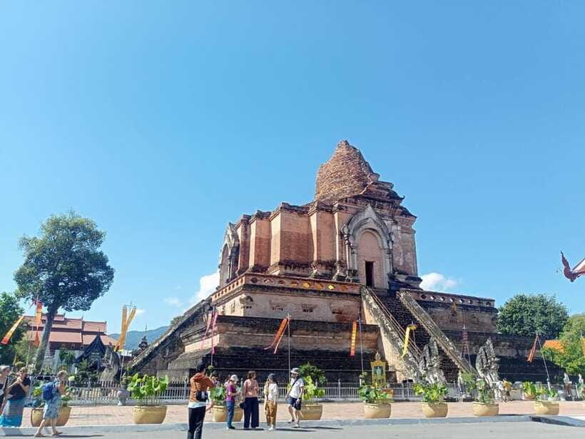 Chiang Mai: Private City Tuk-Tuk Tour - What to expect from the driver