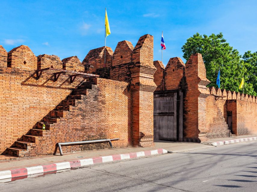 Chiang Mai: Private Tuk Tuk Tour of City Temples With Pickup - Why a tuk tuk is the right way to see Chiang Mai’s Old City