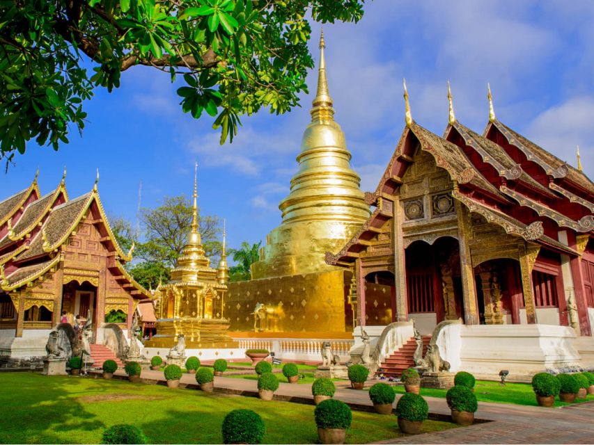 Chiang Mai: Private Tuk Tuk Tour of City Temples With Pickup - Three Kings Monument and Chiang Mai’s founding story