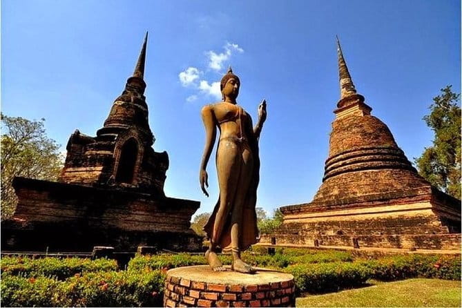 Chiang Mai Temples and Market Tuk Tuk Night Tour - Street food, dessert, and the Chiang Mai Night Bazaar
