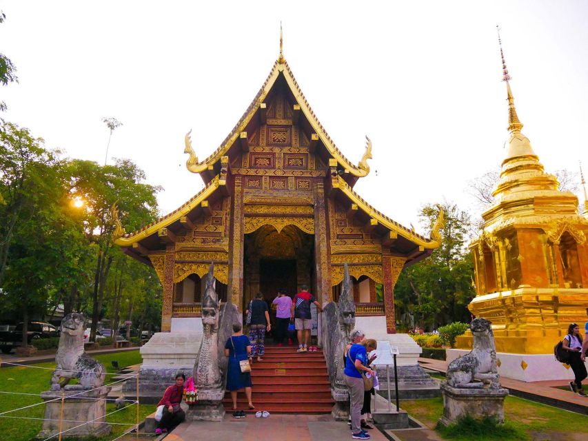 Chiang Mai: Temples and Street Food Night Tour by Tuk Tuk - The tuk tuk ride is part of the experience