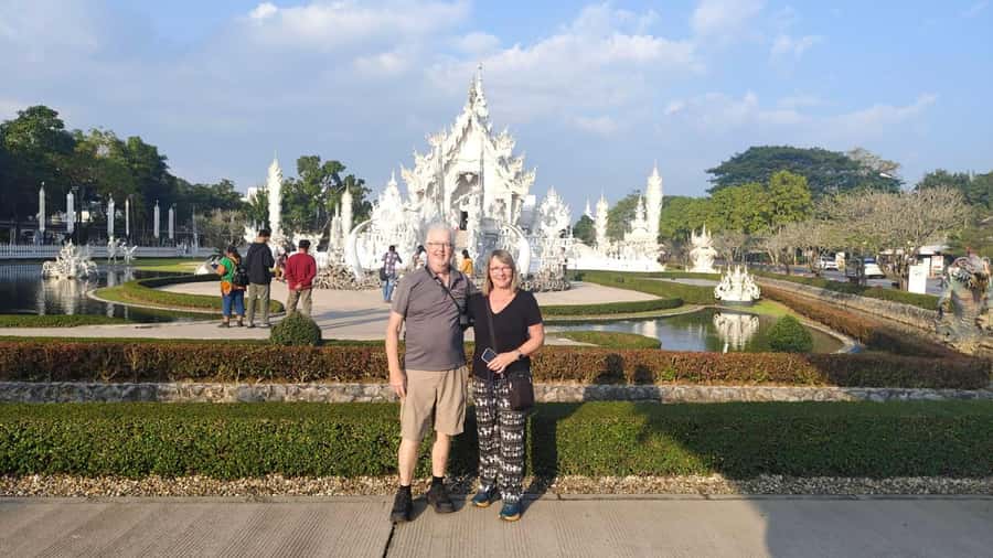 Chiang Rai: Full Day Sightseeing Tuk-Tuk Tour - Choosing temples, city sights, and shopping stops