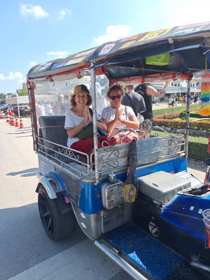 Chiang Rai: Full Day Sightseeing Tuk-Tuk Tour - Communication makes the day work