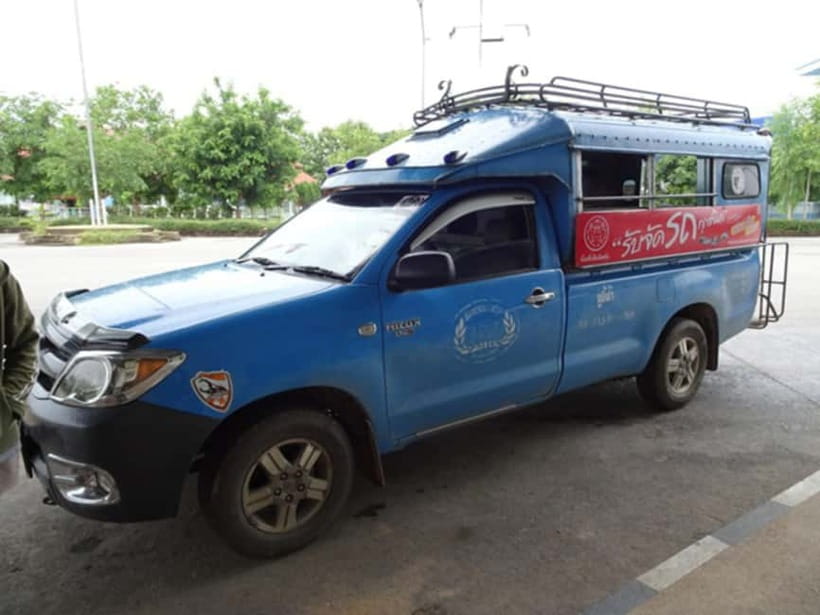 Chiang Rai: Half-Day Tuk-Tuk Temple Tour - Hilltop Views at Wat Doi Ngam Muang and Doi Chom Thong