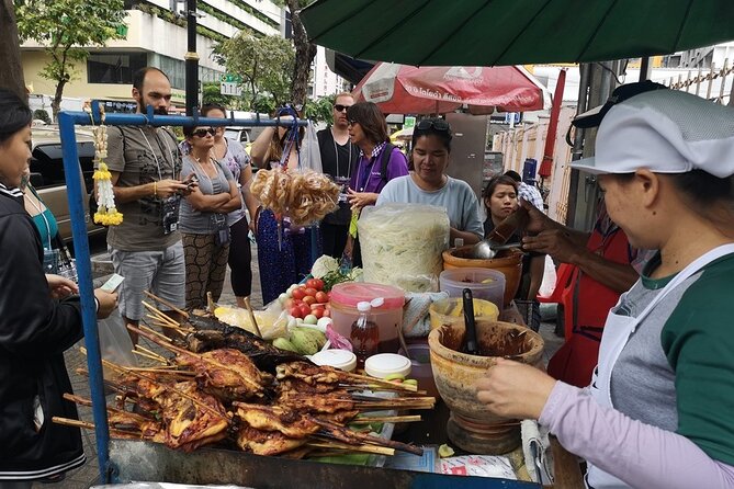 CHOB TUK TUK + Canal + Food Tasting - Tuk tuk through Phahurat and the old city