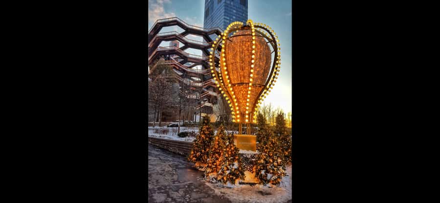Christmas in New York: Pedicab Tour & Rockefeller Tree - The Empire State Building on the way