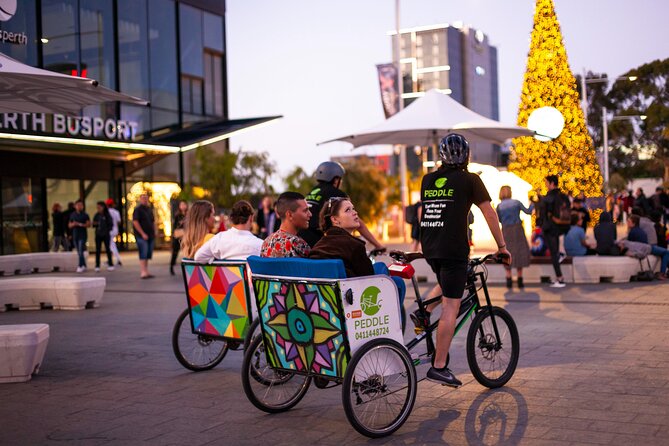 Christmas Lights Rickshaw Tour in Perth - Finding the Geomtree