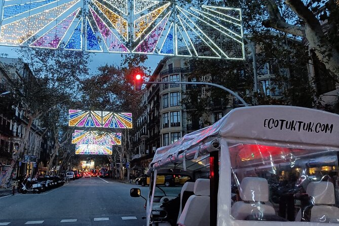 Christmas Lights Tour of Barcelona in Private Eco Tuk Tuk - Why Barcelona’s Christmas lights work well from a tuk tuk