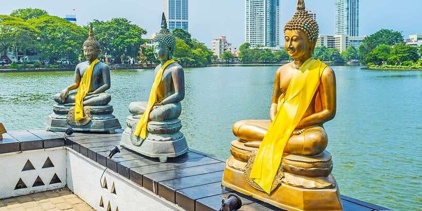 Colombo: City Sightseeing Tour by Tuk-Tuk with Pickup - What the guide adds to the experience