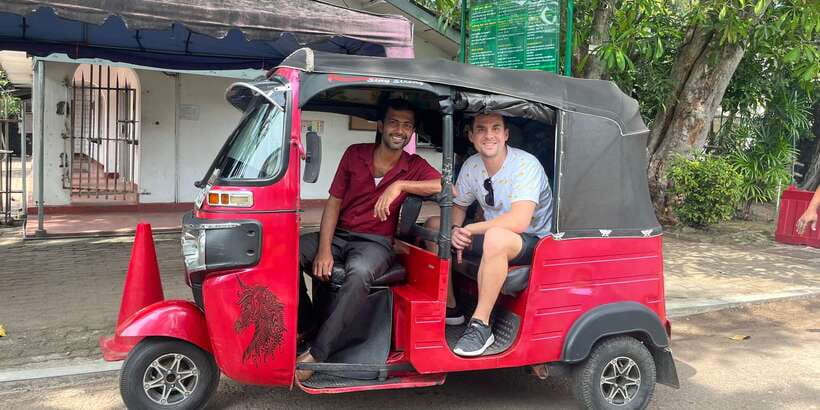 Colombo: City Sightseeing Tour by Tuk-Tuk with Pickup - Viharamahadevi Park and the slower side of the city