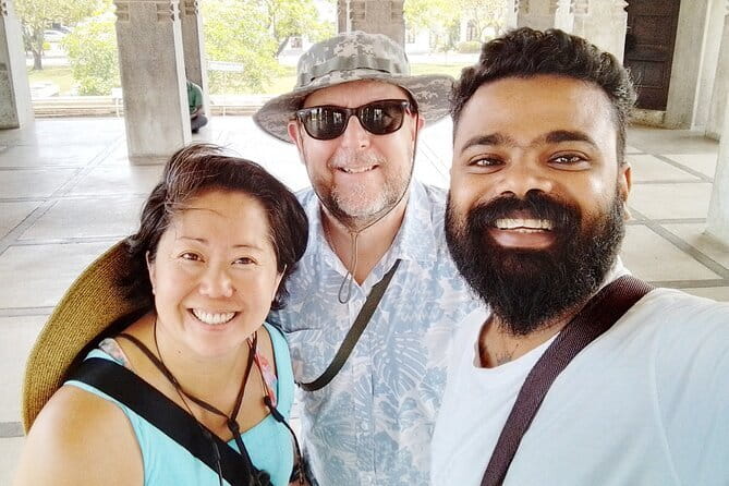 Colombo City Tour By Tuk Tuk (Include Lunch)Morning & Evening - A four-hour introduction to Colombo by tuk tuk