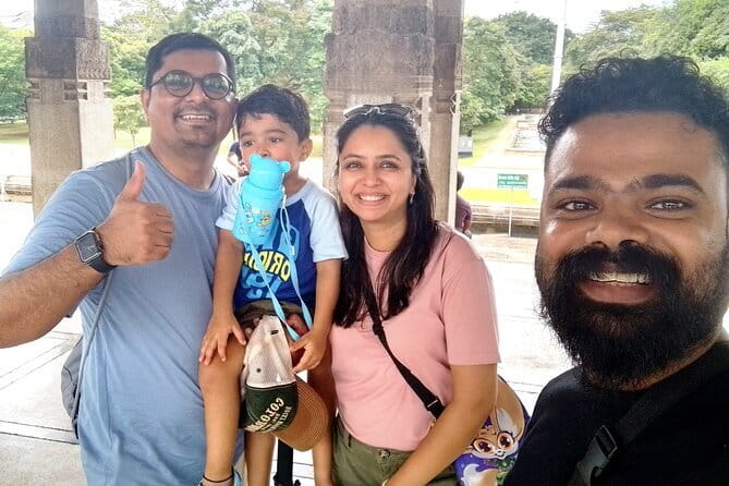 Colombo City Tour By Tuk Tuk (Include Lunch)Morning & Evening - Colombo’s parks, commerce, and Galle Face