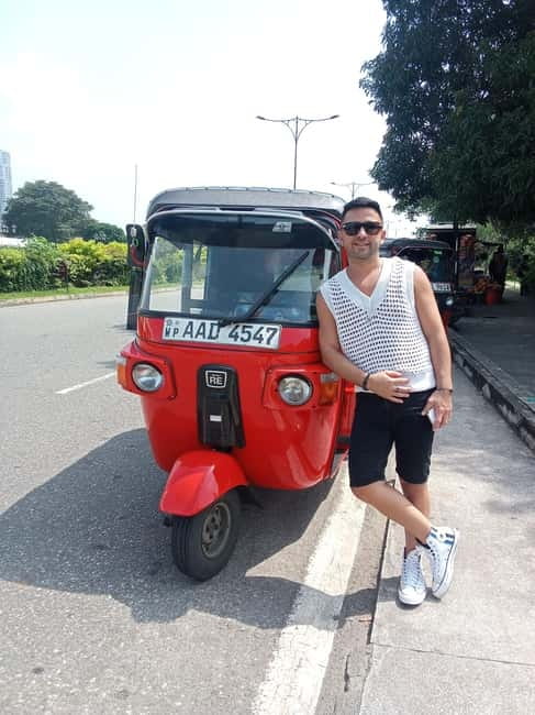 Colombo City Tour by Tuk-Tuk with Hotel Pickup - All Include - Galle Face Green and the oceanfront