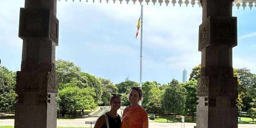 Colombo: City Tour by Tuk Tuk with Pickup - All Inclusive - Sri Kailawasanathan Swami Hindu Temple