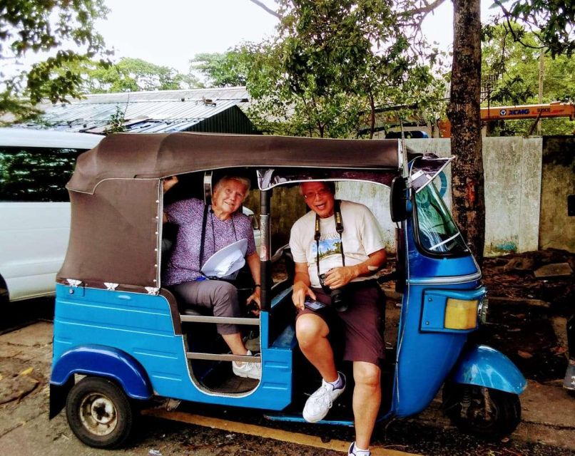 Colombo: City Tour by Tuk Tuk with Pickup - All Inclusive - The Red Mosque and Pettah’s trading streets