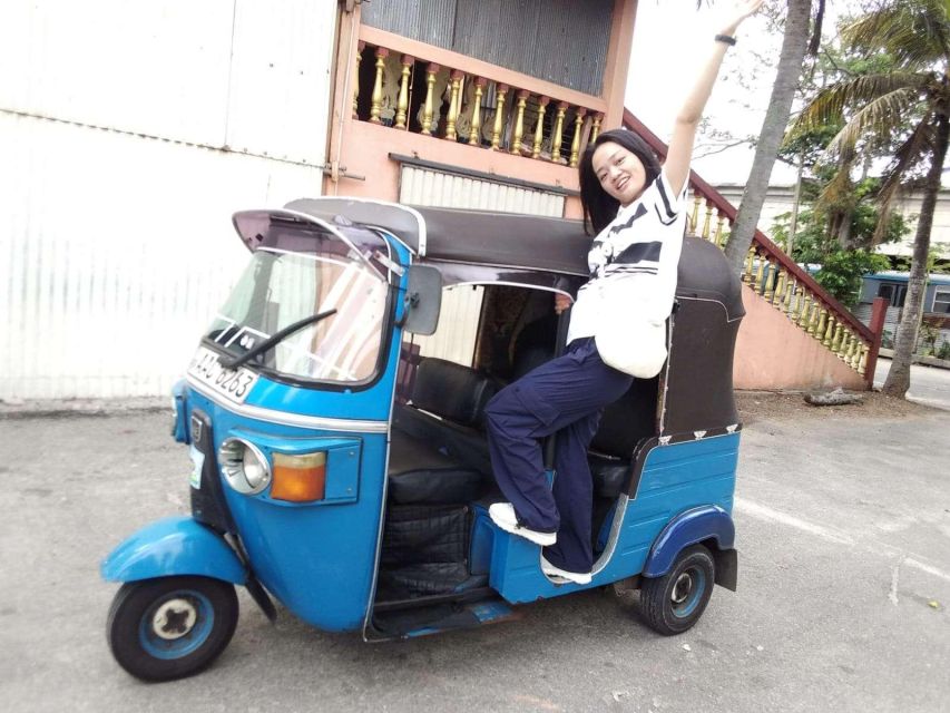 Colombo: City Tour by Tuk Tuk with Pickup - All Inclusive - Tea tasting, king coconut, and practical comforts