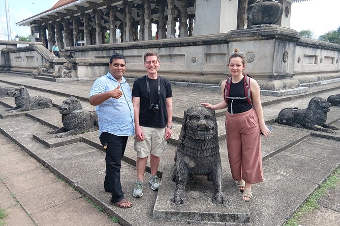 Colombo City Tuk Tuk - Gems, Ceylon Products, and Shopping Stops