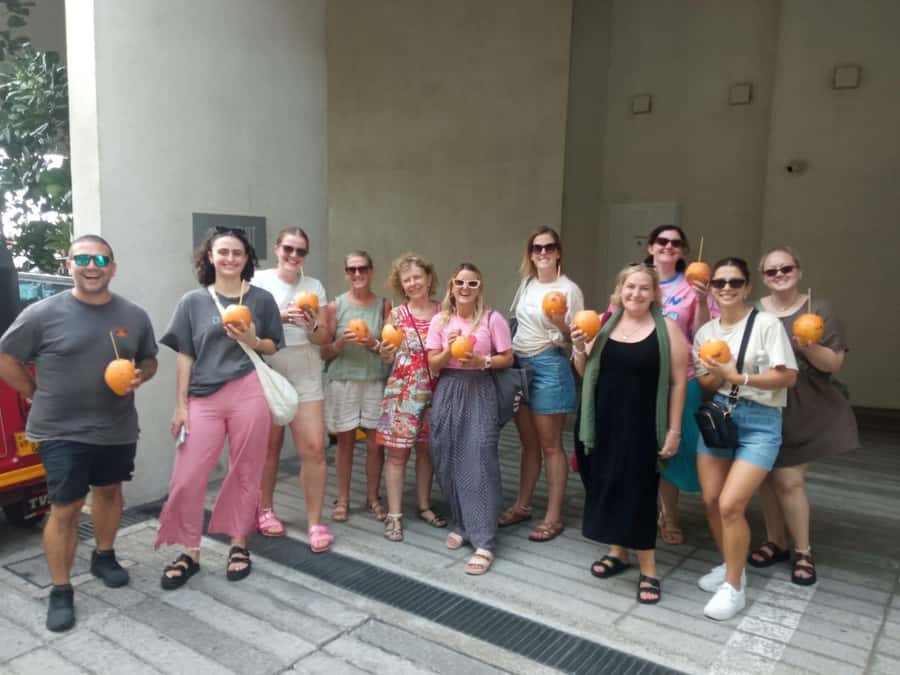 Colombo Foods Tour by Tuk Tuk ( Food chargers included ) - Pittu, Crab Curry, and Sambols