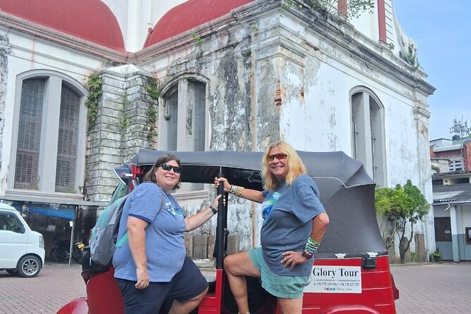 Colombo local Food Tour &City Tour by TukTuk All food Included - Viharamahadevi Park and Colombo’s formal side