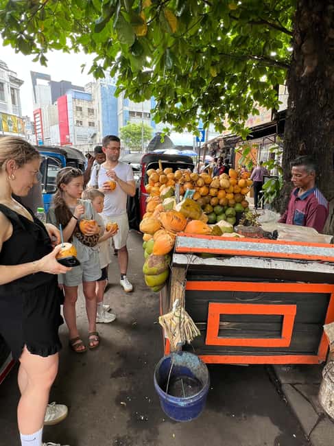 Colombo: Local Food Tour & Sightseeing by Tuk-Tuk with Meals - Ceylon coffee and Sri Lankan tea
