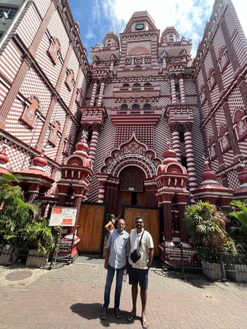 Colombo: Local Food Tour & Sightseeing by Tuk-Tuk with Meals - Drinks, falooda, and the final sweet stop
