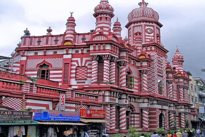 Colombo Port Shore Excursions Panoramic Colombo City By Tuk Tuk. - Gangaramaya and the calm of Beira Lake