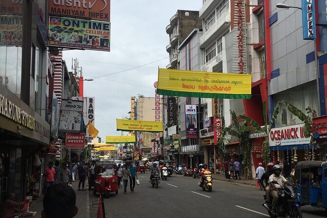 Colombo Port Shore Excursions Panoramic Colombo City By Tuk Tuk. - Cinnamon Gardens, theatre, and wall art
