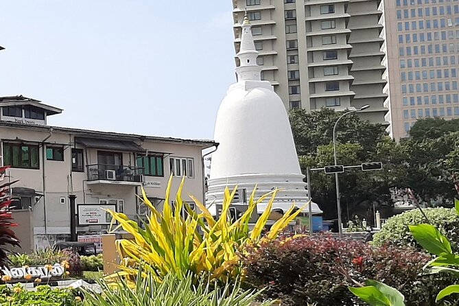 Colombo Port Shore Excursions Panoramic Colombo City By Tuk Tuk. - A Hindu temple and Colombo’s religious mix