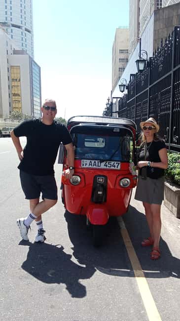 Colombo: Private City Tour by Tuk tuk - All Inclusive - The Hindu kovil and Colombo’s religious mix