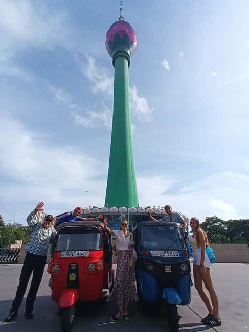 Colombo: Private City Tour by Tuk tuk - All Inclusive - Starting at Gangaramaya Temple and Beira Lake