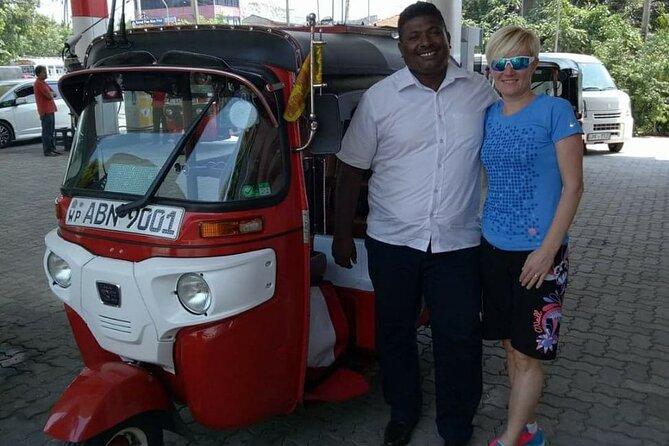 Colombo private city tour by tuk tuk morning and evening - Jami Ul-Alfar Mosque and the color of Pettah