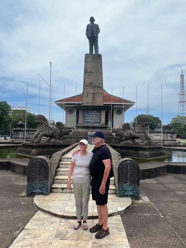 Colombo: Private City Tour with Local Food Tour by Tuk-Tuk - Fort sights from the moving tuk-tuk