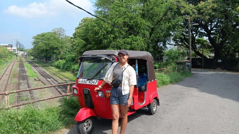 Colombo Private Guided City Tour by Tuk Tuk - All Inclusive - Old Parliament and Town Hall