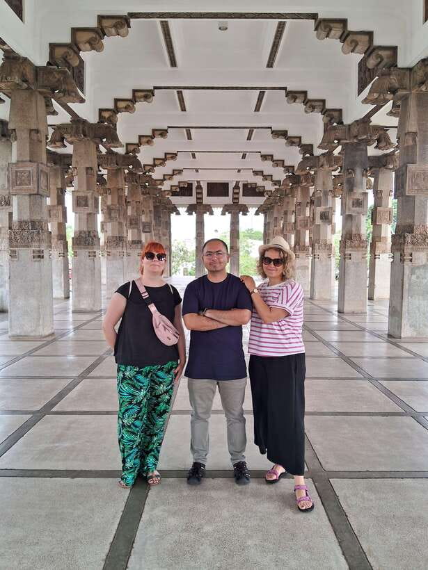 Colombo: Private Guided Tuk Tuk City Tour with Hotel Pickup - Starting with Colombo’s old center