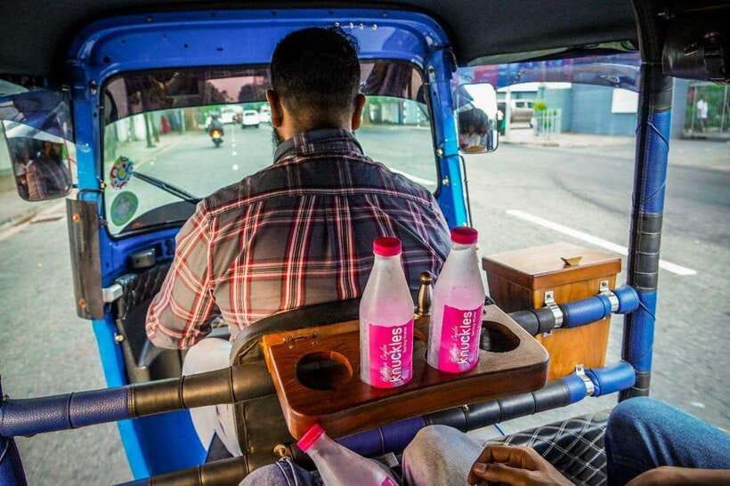 Colombo: Private Tuk-Tuk City Tour with Guide & All Tickets - The First Stops: Gangaramaya Temple and Viharamahadevi Park