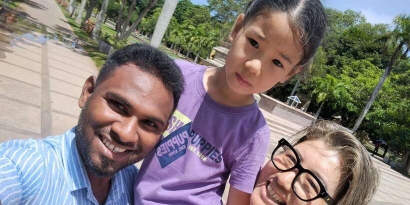 Colombo: Private Tuk Tuk City Tour with Guide & Snacks - Town Hall, Victoria Park, and the National Museum