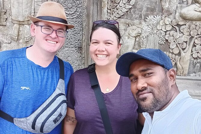 Colombo Sightseeing City Tour by Tuk-Tuk with Guide - Gangaramaya Temple and Kailawasanathan Kovil