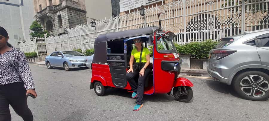 Colombo Sightseeing Tour by Tuk Tuk - All Inclusive - Old Parliament, Town Hall, and Colombo’s civic story