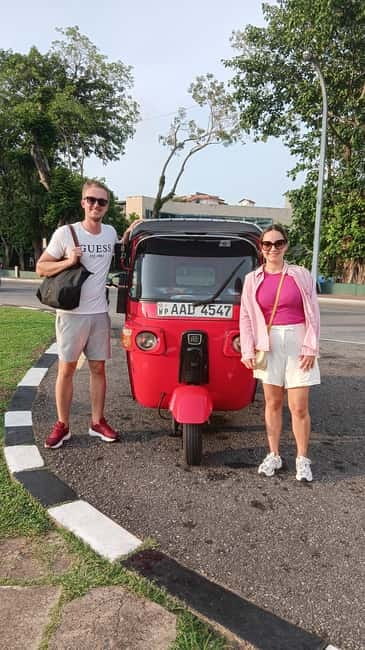 Colombo: Sightseeing Tour by Tuk Tuk Safari - All Inclusive - Starting near Colombo Fort and the lighthouse