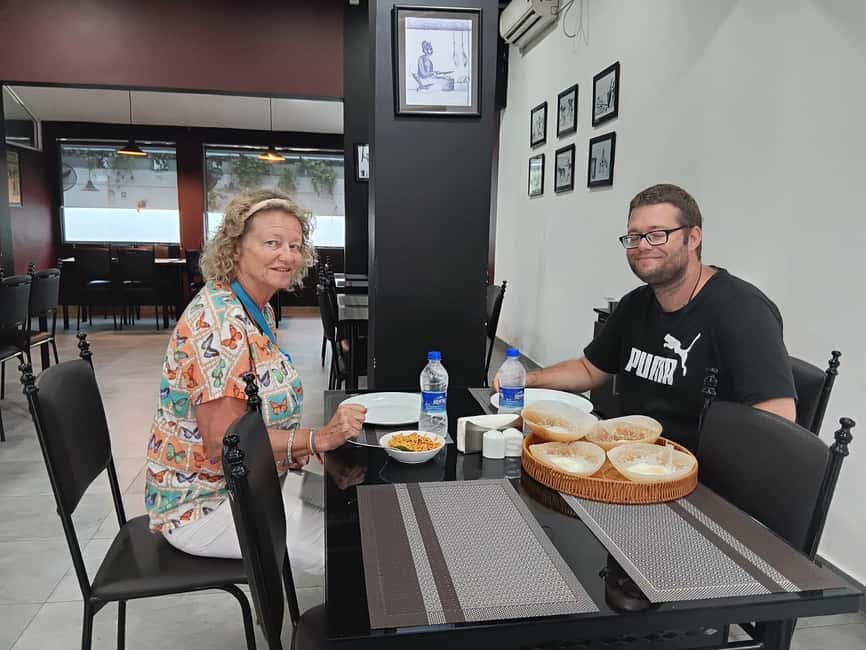 Colombo: Tastiest Local Food Tour by Tuk-Tuk Meals Included - Pettah brings you close to everyday Colombo