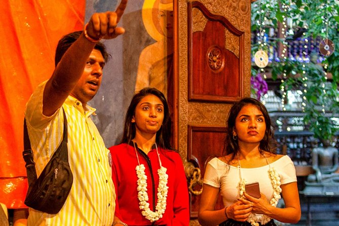 Colombo Tuk Tuk Adventure - Independence Square and Sri Lanka’s Political Story
