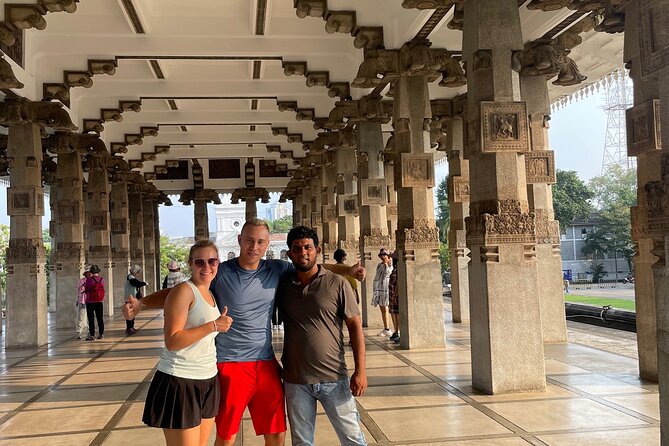 Colombo Tuk Tuk City Tour - Pettah, the Red Mosque, and the city’s working pulse