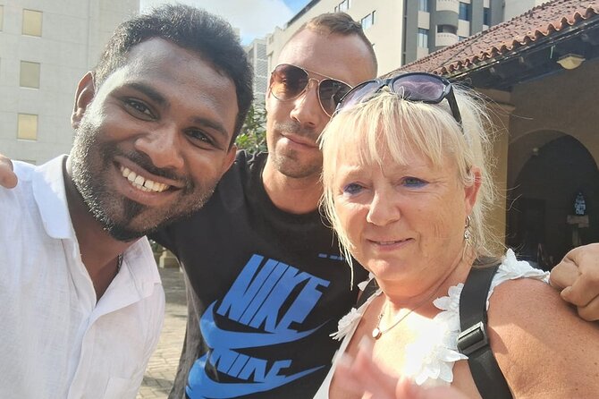 Colombo tuk tuk city tour -Entry Fees, and food Included - Galle Face Green and the coastal side of Colombo
