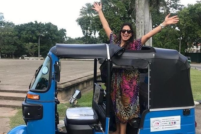 Colombo Tuk Tuk City Tour -Sightseeing Entry Fees & Food Included - Independence Square and a Sri Lankan meal