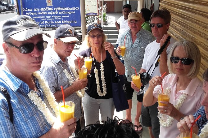 Colombo TUK TUK CITY Tours -Sightseeing Entry Fees - Temples and churches across central Colombo