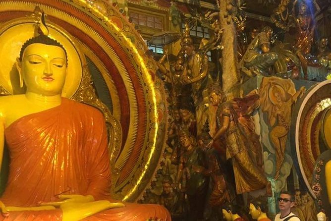 Colombo TUK TUK CITY Tours -Sightseeing Entry Fees - Parks, Town Hall, and Independence Square